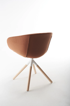 MAYA 4T UP - Trestle-based tanned leather chair with armrests by SOFTLINE 1979 - view 3